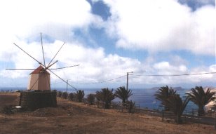 Moinhos e Baa vista da Portela - Fotografia de Rui Gonalves