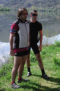 2004 - Eu e o Armando há umas semanas na Foz Do Sabor. Como a vestimenta evoluiu!