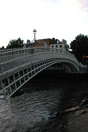 Ha'Penny Bridge - Fotografia de Cláudia Fernandes